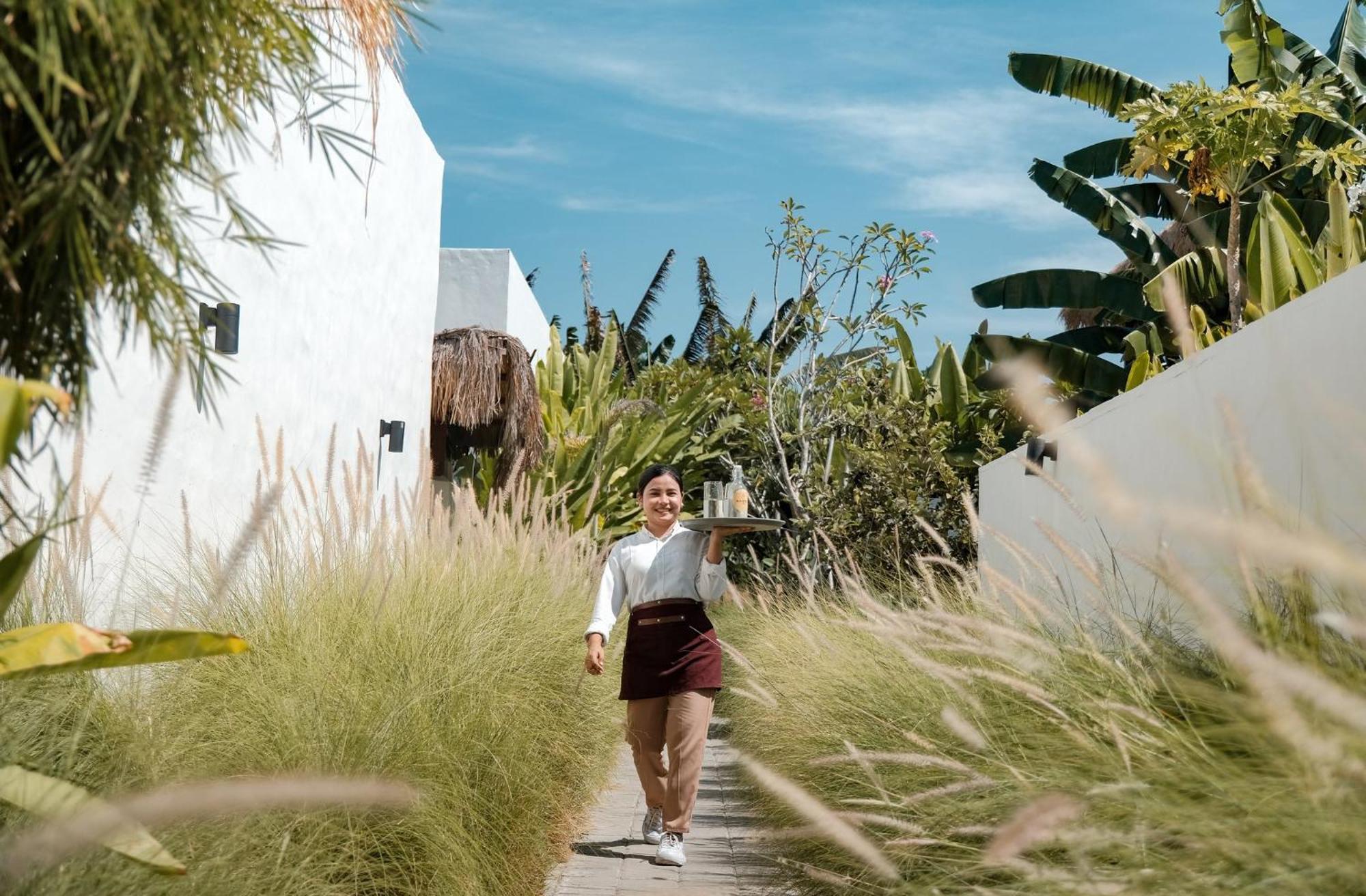 Amber Lombok Beach Resort Selong Belanak Exterior foto