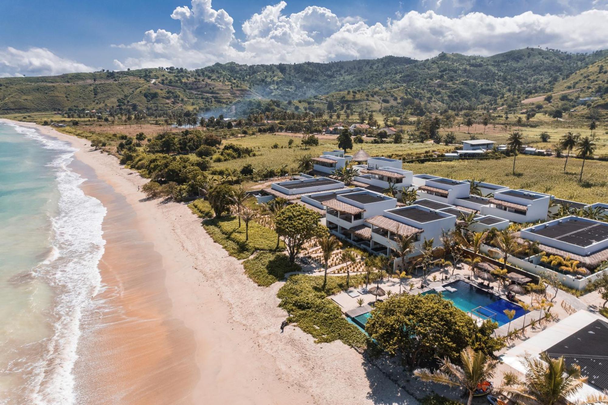 Amber Lombok Beach Resort Selong Belanak Exterior foto