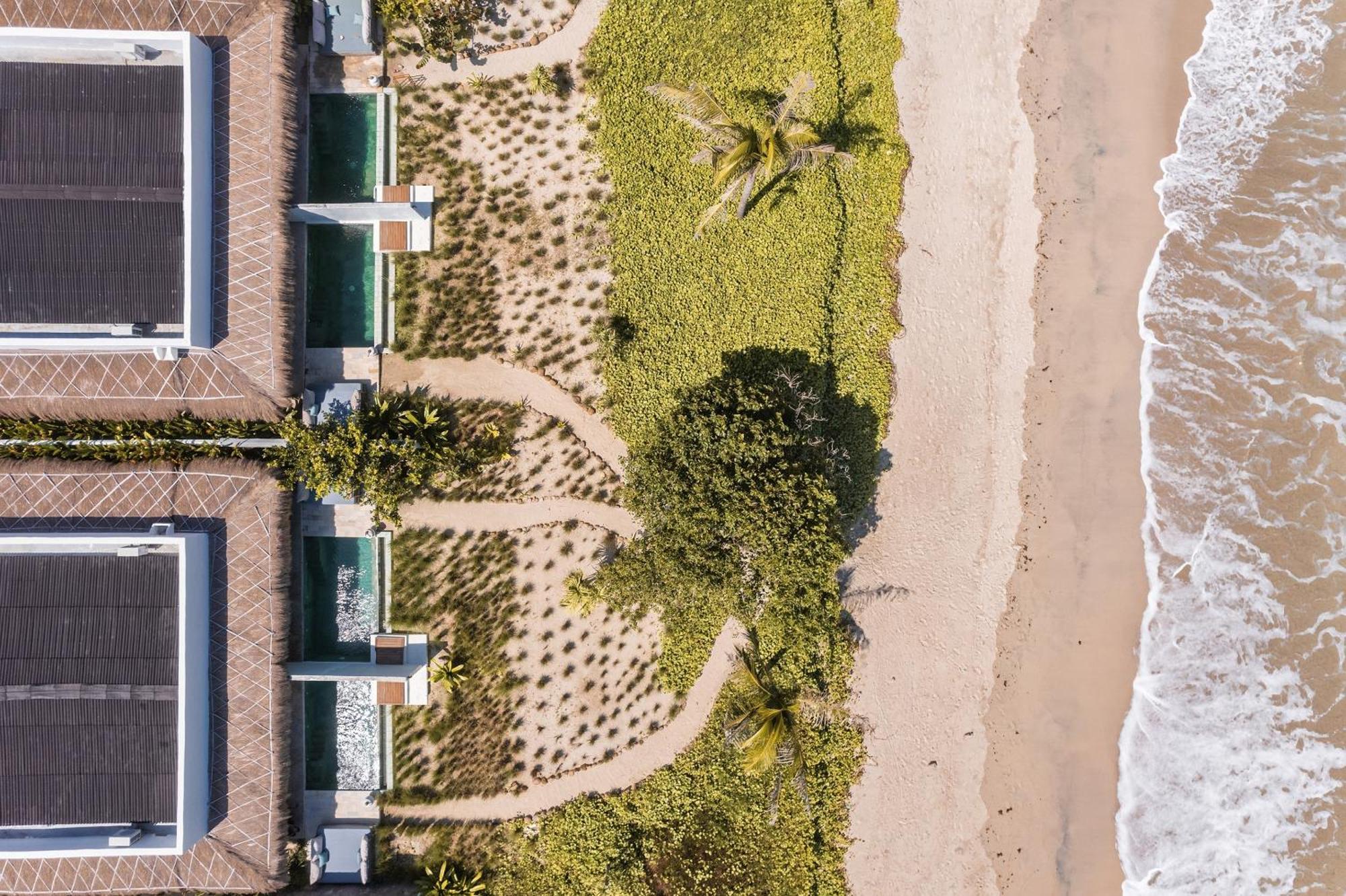 Amber Lombok Beach Resort Selong Belanak Exterior foto